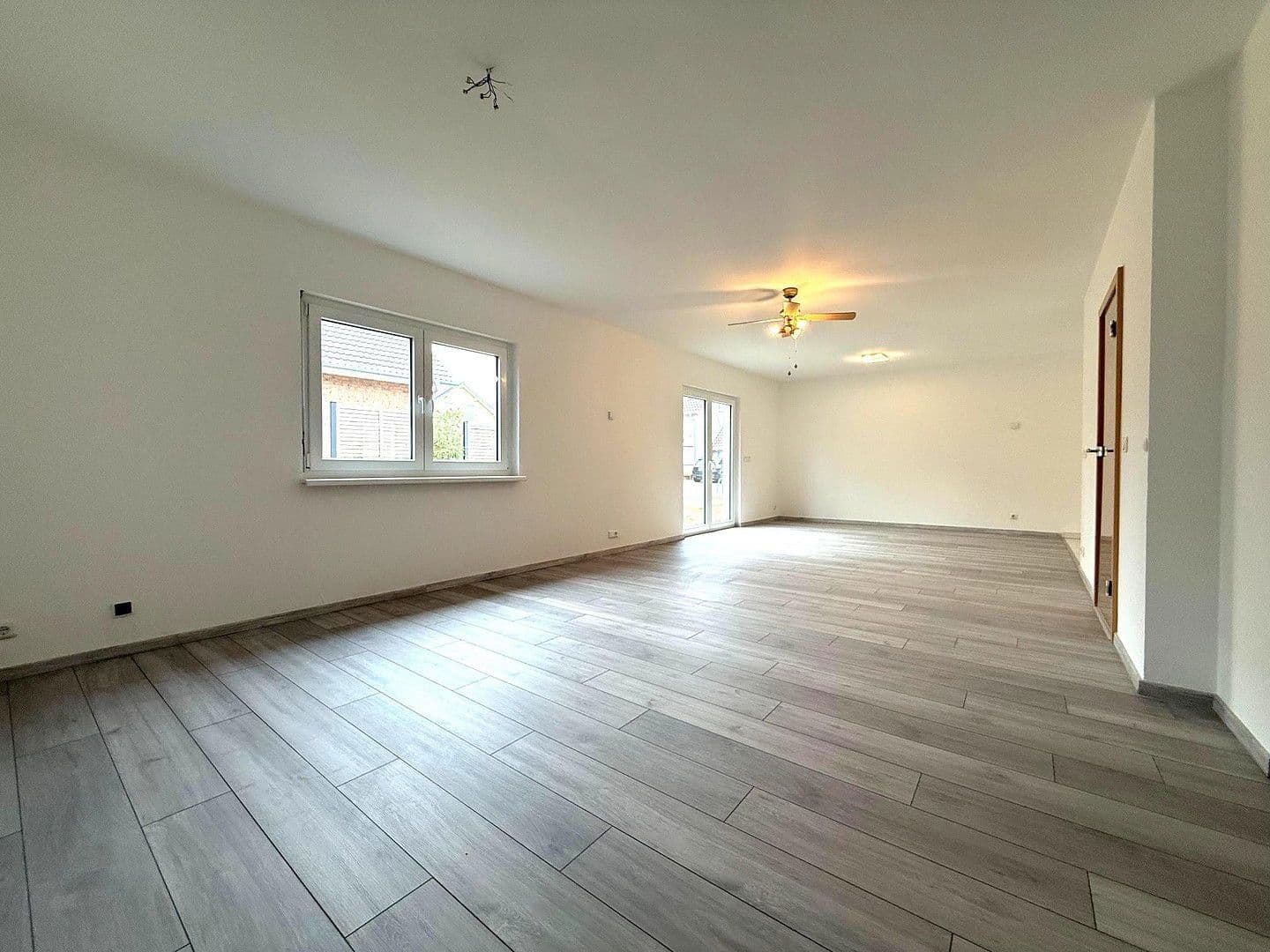 Prodej domu 131 m², pozemek 432 m², Im Gageneck 36, Walzbachtal, Bádensko-Württembersko Prodej domu 131 m², pozemek 432 m², Im Gageneck 36, Walzbachtal, Bádensko-Württembersko