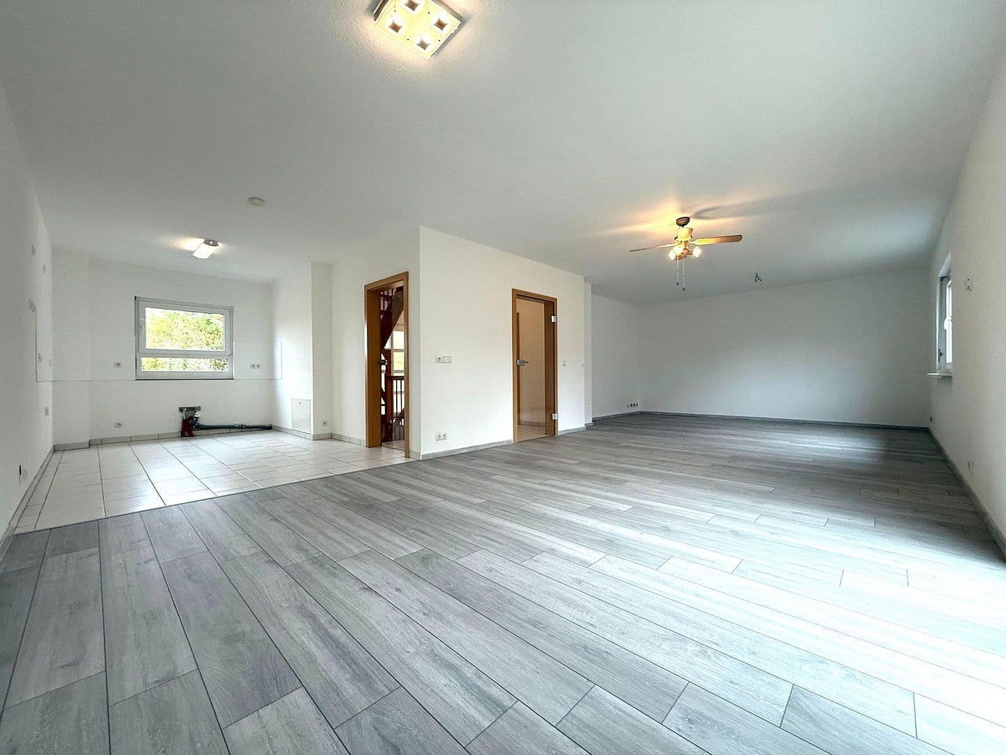 Prodej domu 131 m², pozemek 432 m², Im Gageneck 36, Walzbachtal, Bádensko-Württembersko Prodej domu 131 m², pozemek 432 m², Im Gageneck 36, Walzbachtal, Bádensko-Württembersko