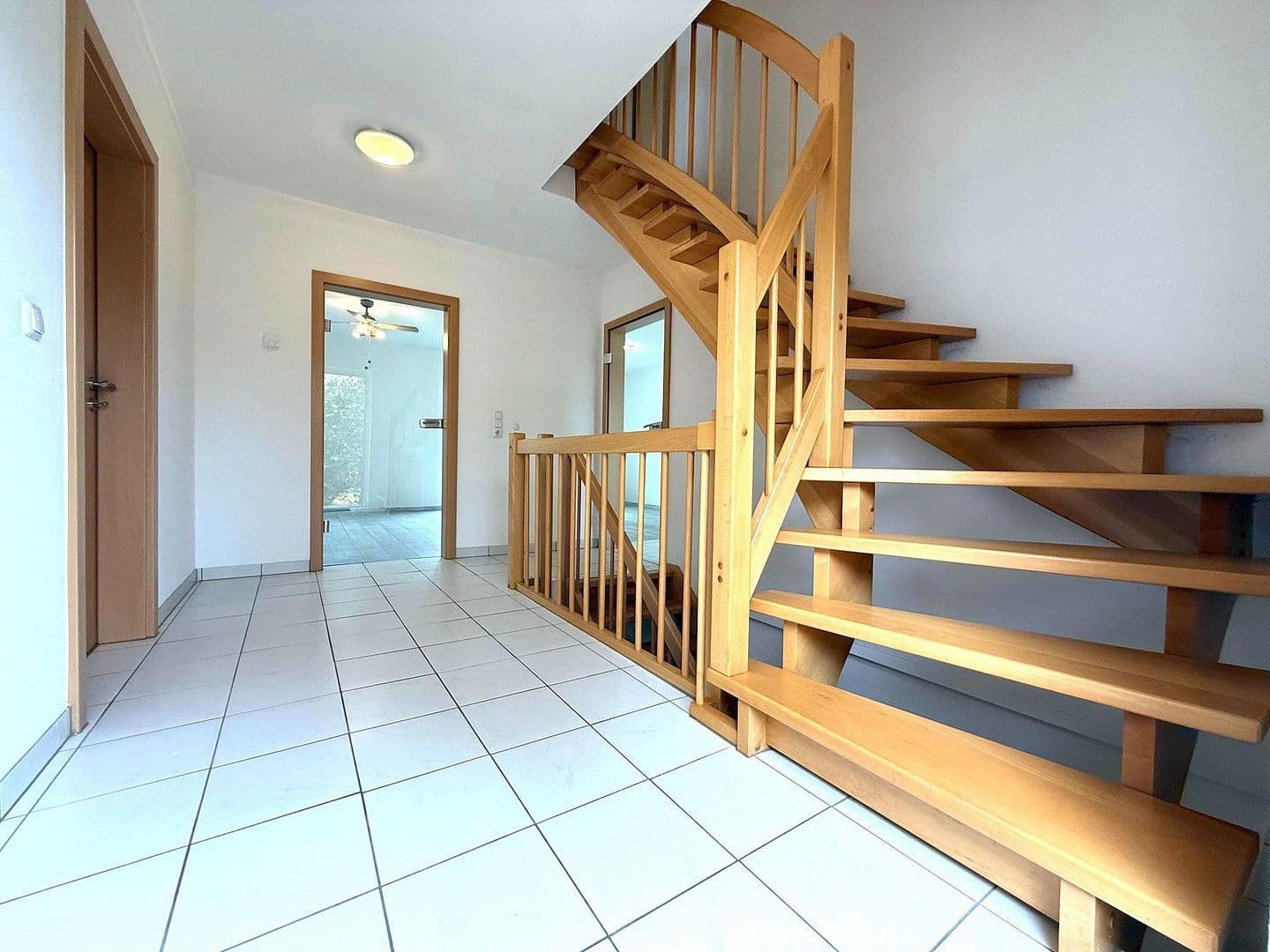 Prodej domu 131 m², pozemek 432 m², Im Gageneck 36, Walzbachtal, Bádensko-Württembersko Prodej domu 131 m², pozemek 432 m², Im Gageneck 36, Walzbachtal, Bádensko-Württembersko