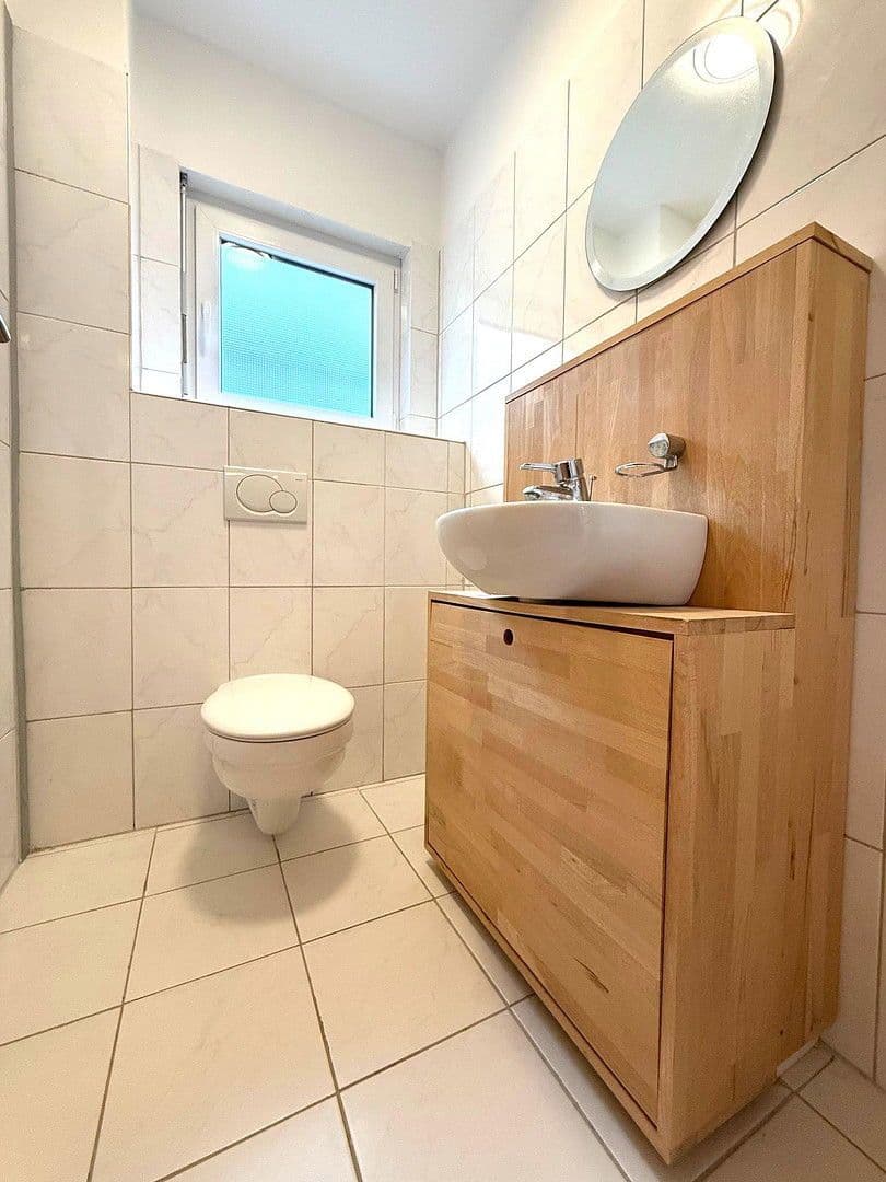 Prodej domu 131 m², pozemek 432 m², Im Gageneck 36, Walzbachtal, Bádensko-Württembersko Prodej domu 131 m², pozemek 432 m², Im Gageneck 36, Walzbachtal, Bádensko-Württembersko