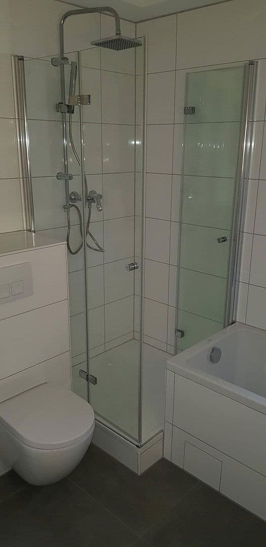 Pronájem bytu 3+1 77 m², Solingen, Severní Porýní-Vestfálsko Pronájem bytu 3+1 77 m², Solingen, Severní Porýní-Vestfálsko