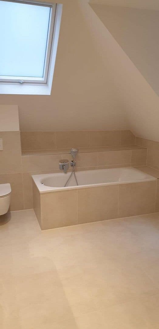 Pronájem bytu 2+kk 81 m², Niederwaldstraße, Wiesbaden, Hessen Pronájem bytu 2+kk 81 m², Niederwaldstraße, Wiesbaden, Hessen