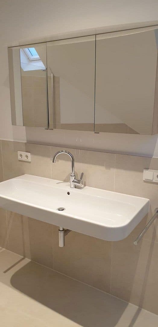 Pronájem bytu 2+kk 81 m², Niederwaldstraße, Wiesbaden, Hessen Pronájem bytu 2+kk 81 m², Niederwaldstraße, Wiesbaden, Hessen