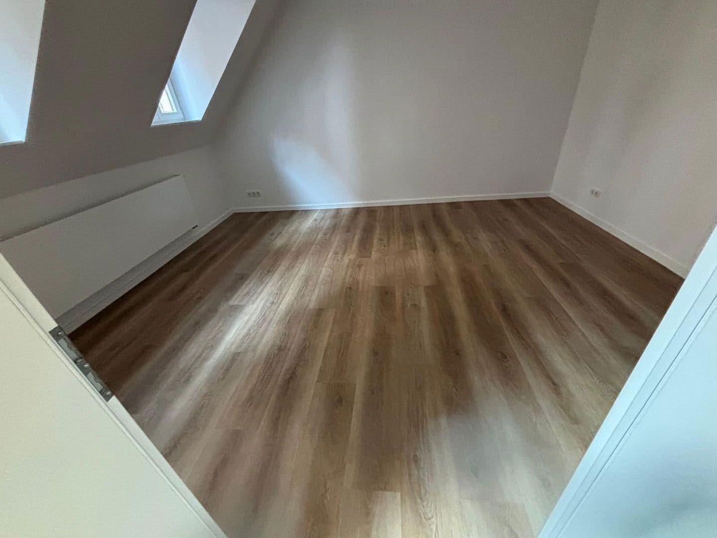 Pronájem bytu 2+kk 81 m², Niederwaldstraße, Wiesbaden, Hessen Pronájem bytu 2+kk 81 m², Niederwaldstraße, Wiesbaden, Hessen