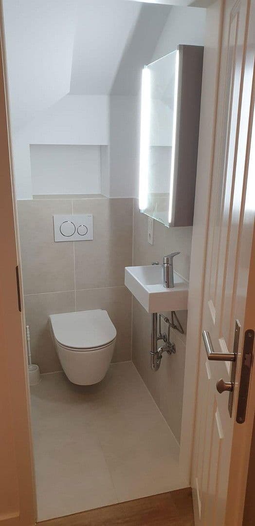 Pronájem bytu 2+kk 81 m², Niederwaldstraße, Wiesbaden, Hessen Pronájem bytu 2+kk 81 m², Niederwaldstraße, Wiesbaden, Hessen