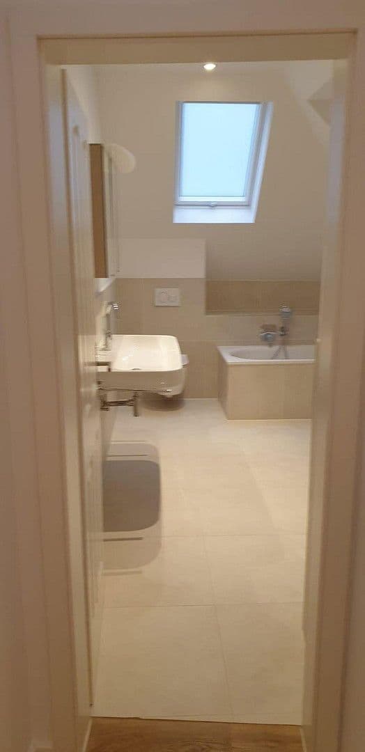 Pronájem bytu 2+kk 81 m², Niederwaldstraße, Wiesbaden, Hessen Pronájem bytu 2+kk 81 m², Niederwaldstraße, Wiesbaden, Hessen