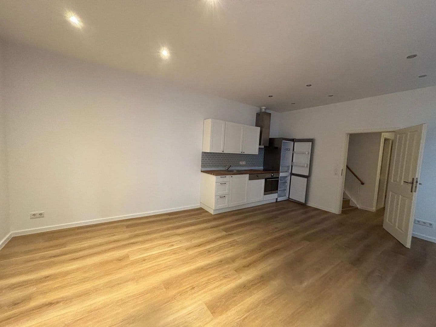 Pronájem bytu 2+kk 81 m², Niederwaldstraße, Wiesbaden, Hessen Pronájem bytu 2+kk 81 m², Niederwaldstraße, Wiesbaden, Hessen
