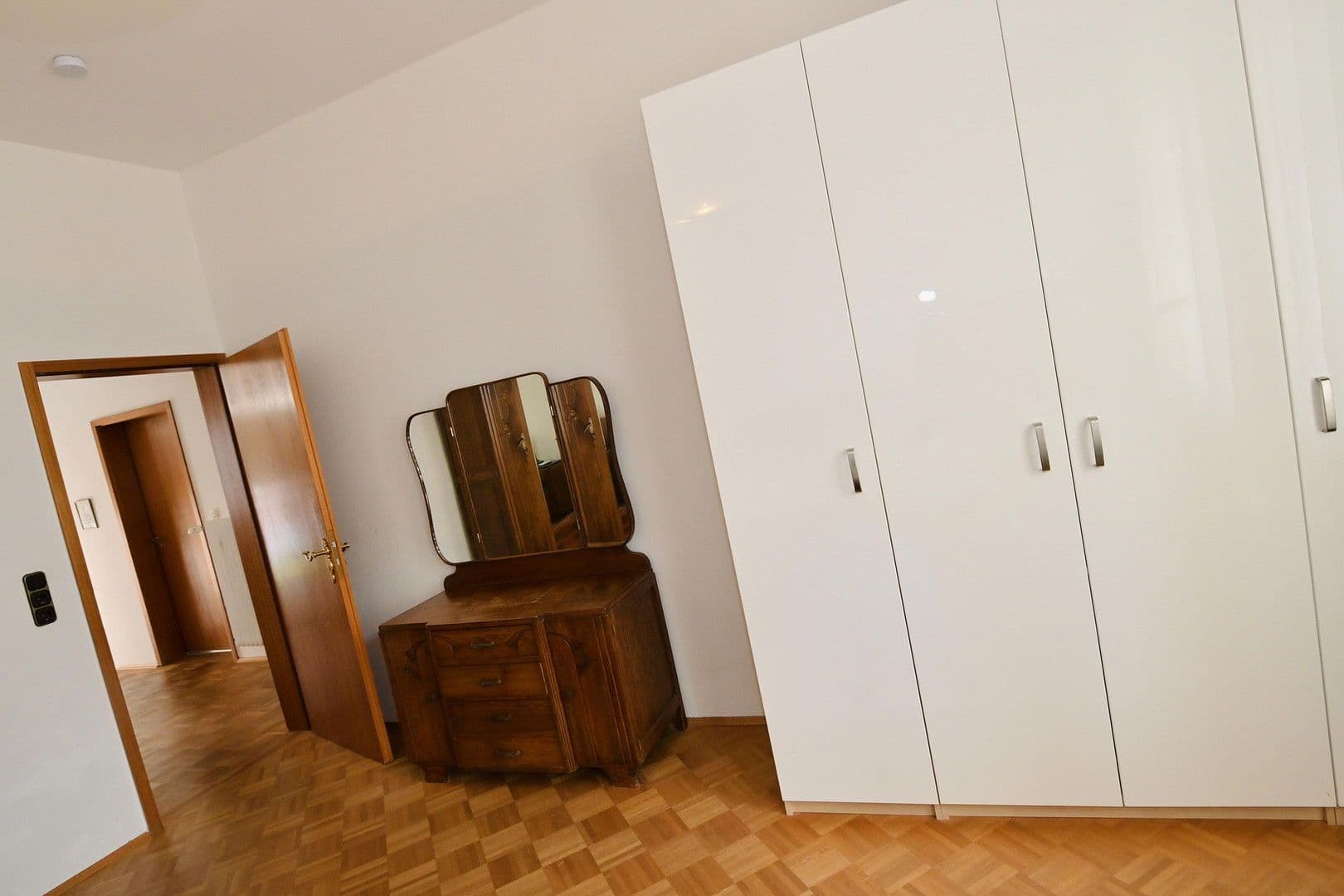 Prodej domu 220 m², pozemek 196 m², Oppenheim, Porýní-Falc Prodej domu 220 m², pozemek 196 m², Oppenheim, Porýní-Falc