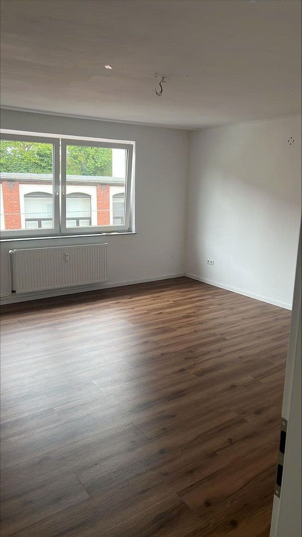 Pronájem bytu 3+1 88 m², Wuppertal, Severní Porýní-Vestfálsko Pronájem bytu 3+1 88 m², Wuppertal, Severní Porýní-Vestfálsko