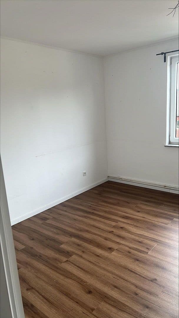 Pronájem bytu 3+1 88 m², Wuppertal, Severní Porýní-Vestfálsko Pronájem bytu 3+1 88 m², Wuppertal, Severní Porýní-Vestfálsko