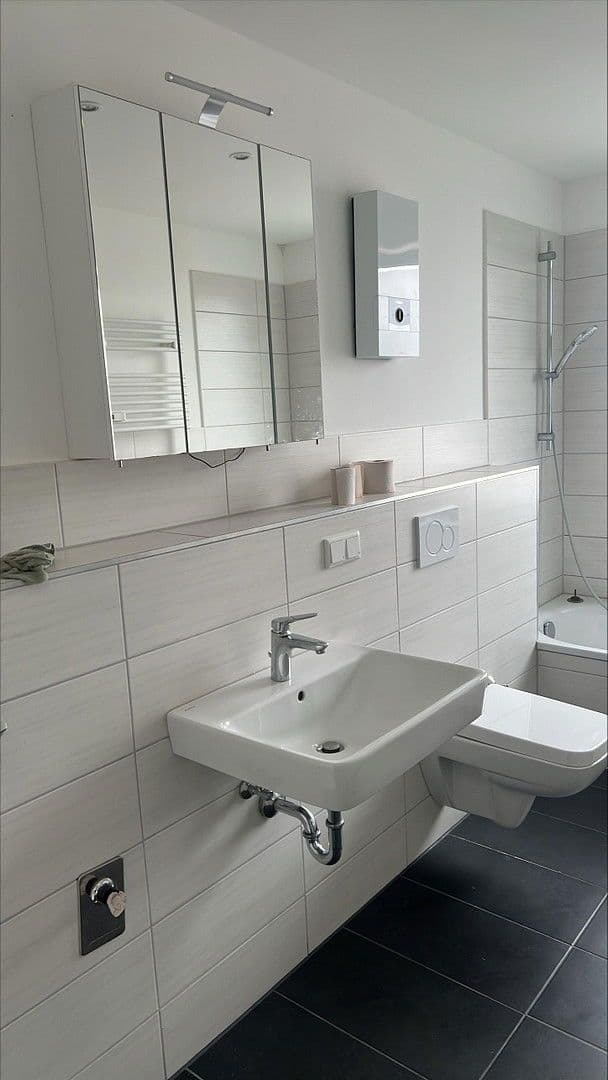 Pronájem bytu 3+1 88 m², Wuppertal, Severní Porýní-Vestfálsko Pronájem bytu 3+1 88 m², Wuppertal, Severní Porýní-Vestfálsko