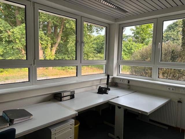 Prodej nebytového prostoru 1.780 m², Burgdorf, Dolní Sasko Prodej nebytového prostoru 1.780 m², Burgdorf, Dolní Sasko