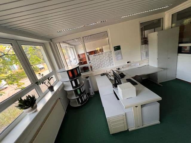 Prodej nebytového prostoru 1.780 m², Burgdorf, Dolní Sasko Prodej nebytového prostoru 1.780 m², Burgdorf, Dolní Sasko