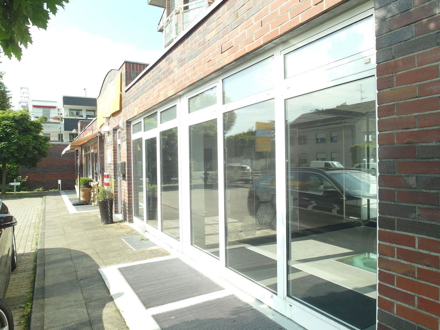 Pronájem nebytového prostoru 180 m², Neusser Straße 26, Meerbusch, Severní Porýní-Vestfálsko Pronájem nebytového prostoru 180 m², Neusser Straße 26, Meerbusch, Severní Porýní-Vestfálsko