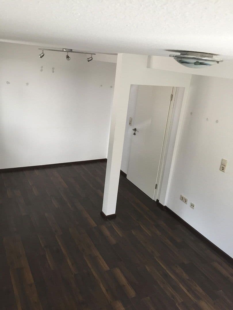 Pronájem bytu 4+1 101 m², Stuttgart, Bádensko-Württembersko Pronájem bytu 4+1 101 m², Stuttgart, Bádensko-Württembersko