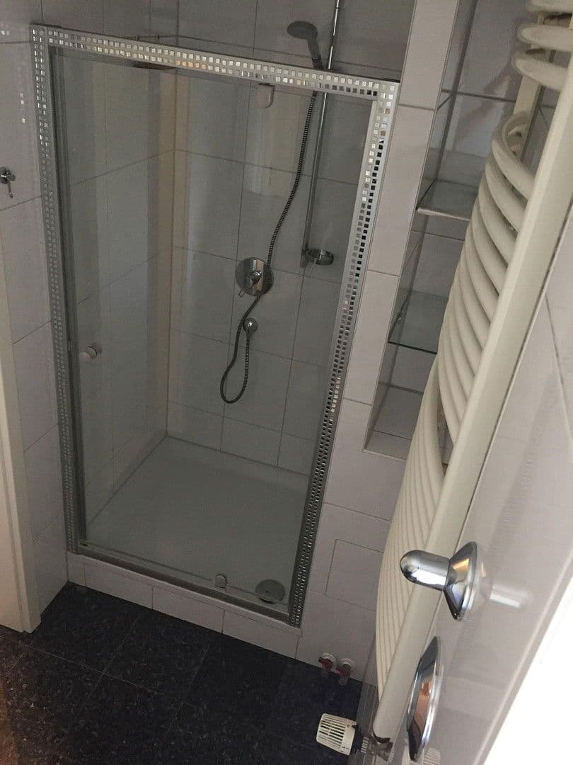 Pronájem bytu 4+1 101 m², Stuttgart, Bádensko-Württembersko Pronájem bytu 4+1 101 m², Stuttgart, Bádensko-Württembersko