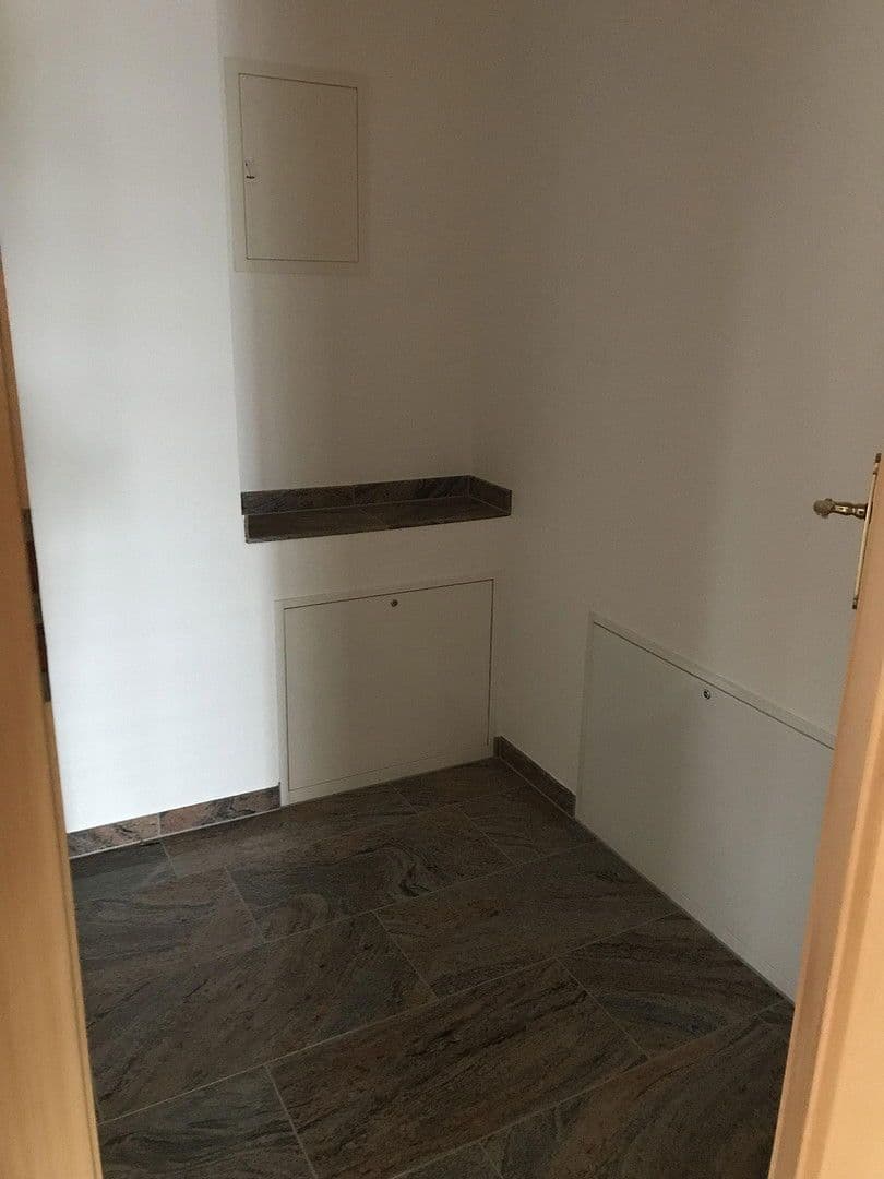 Pronájem bytu 3+1 82 m², Panitzer Hauptstr. 62, Stauchitz, Sasko Pronájem bytu 3+1 82 m², Panitzer Hauptstr. 62, Stauchitz, Sasko