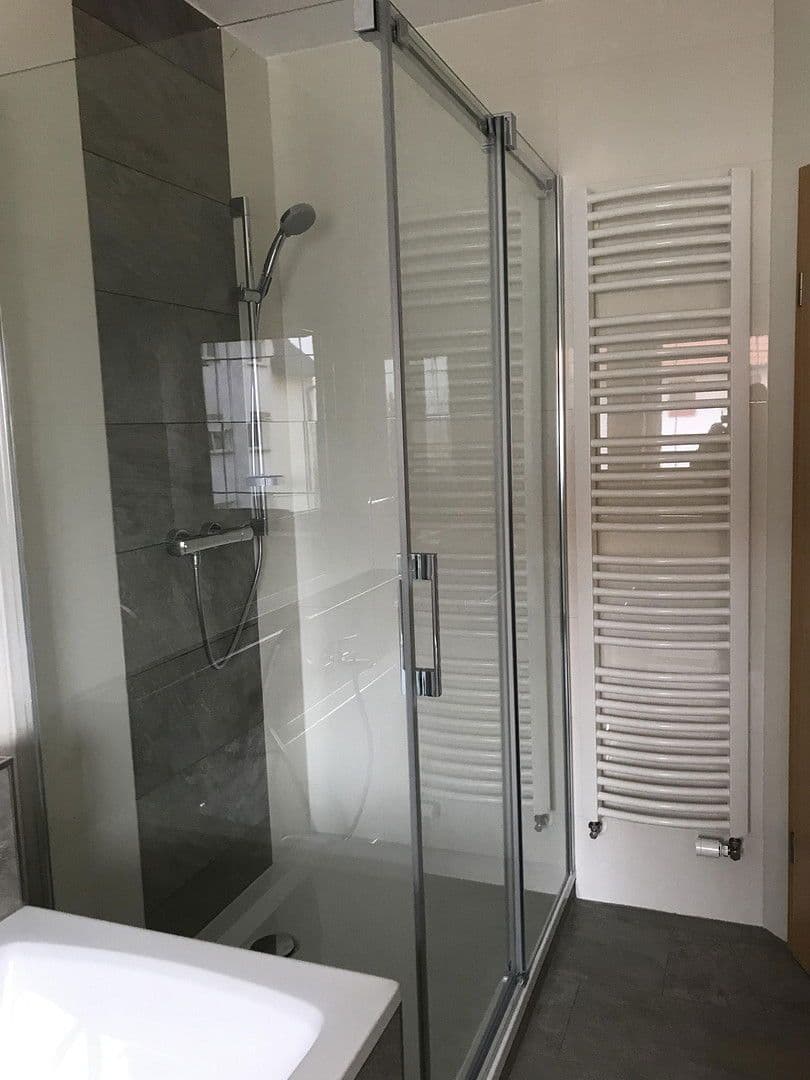 Pronájem bytu 3+1 82 m², Panitzer Hauptstr. 62, Stauchitz, Sasko Pronájem bytu 3+1 82 m², Panitzer Hauptstr. 62, Stauchitz, Sasko