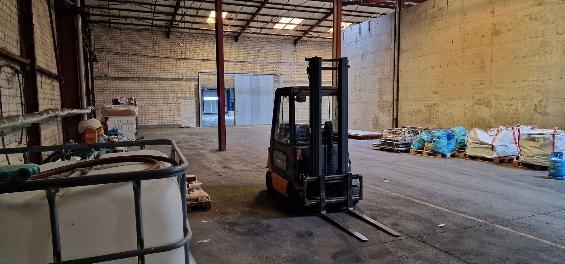 Pronájem nebytového prostoru 5.800 m², Industriestr. 12 a + 12 b, Bergkamen, Severní Porýní-Vestfálsko Pronájem nebytového prostoru 5.800 m², Industriestr. 12 a + 12 b, Bergkamen, Severní Porýní-Vestfálsko