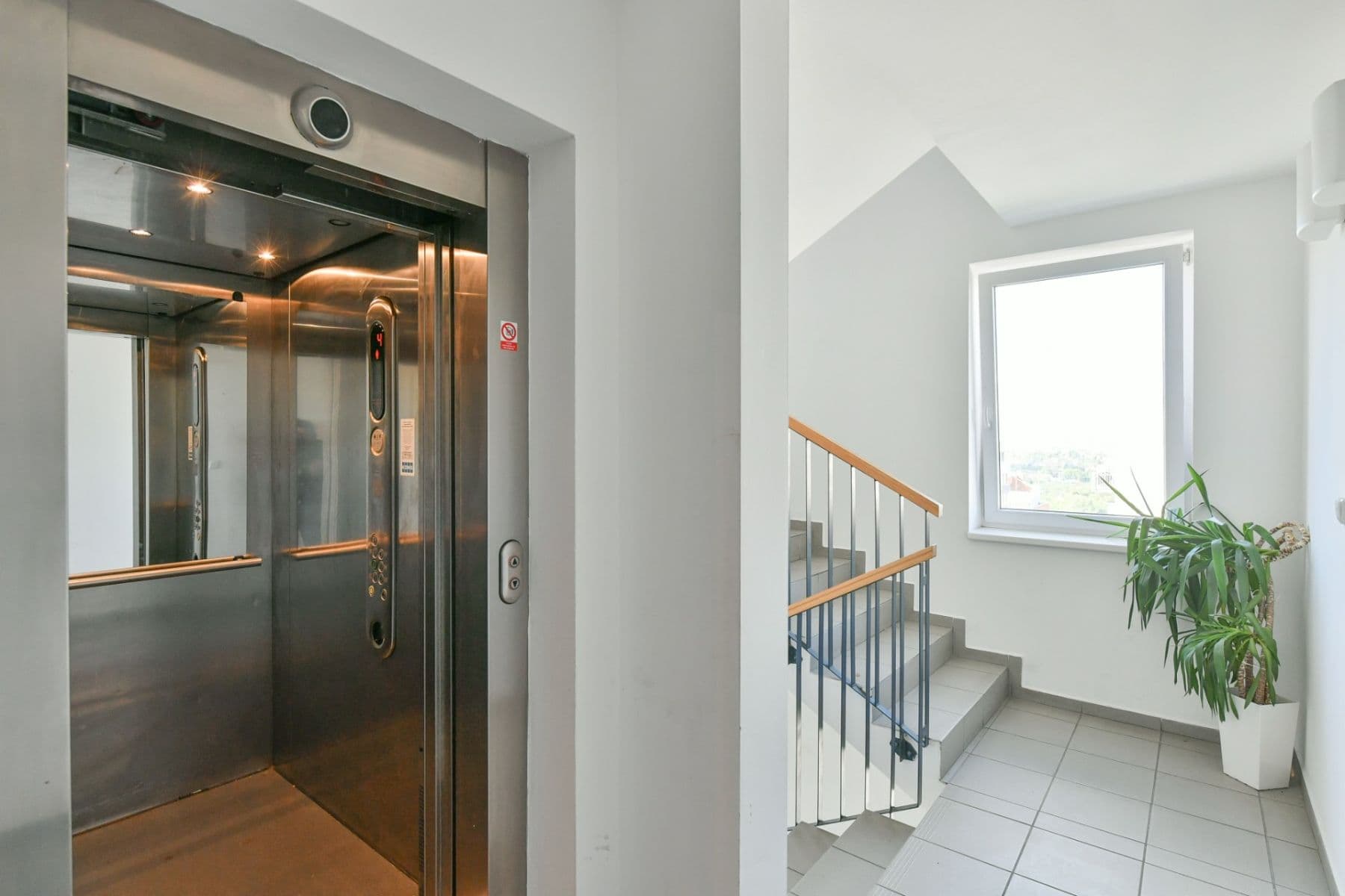 Pronájem bytu 2+kk 58 m², Šternovská, Praha, Praha Pronájem bytu 2+kk 58 m², Šternovská, Praha, Praha