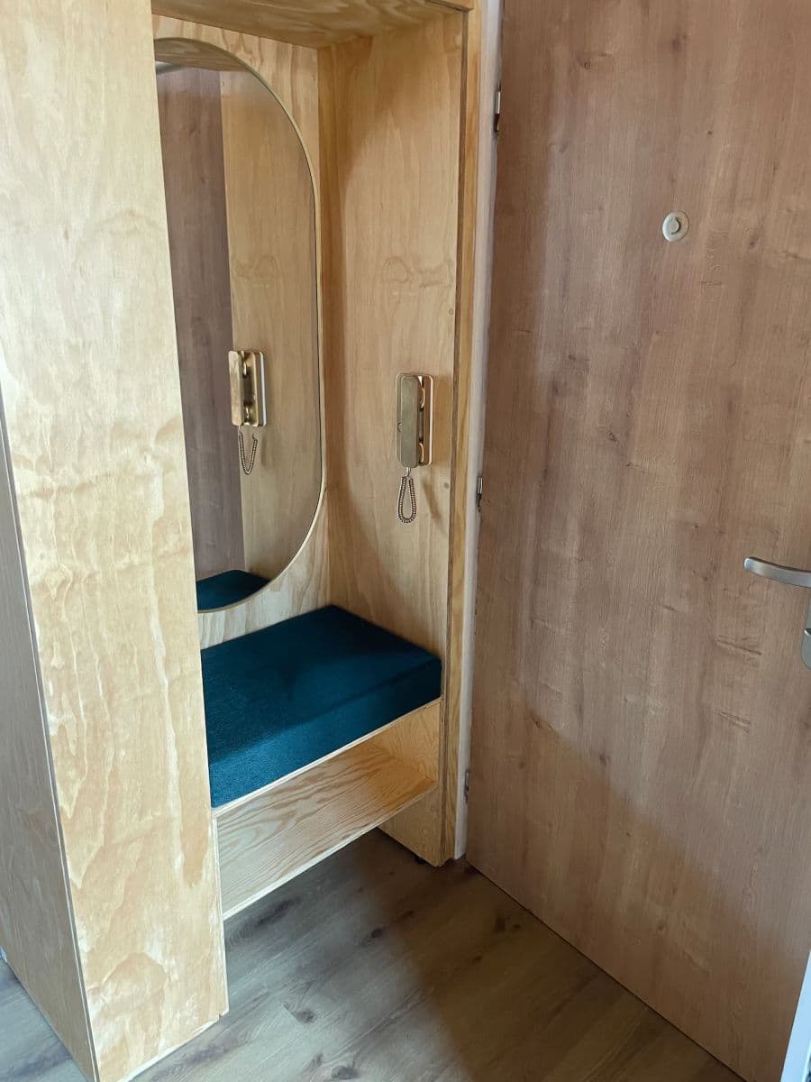 Pronájem bytu 35 m², Svahová, Karlovy Vary, Karlovarský kraj Pronájem bytu 35 m², Svahová, Karlovy Vary, Karlovarský kraj