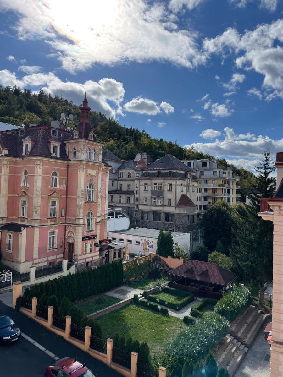 Pronájem bytu 35 m², Svahová, Karlovy Vary, Karlovarský kraj Pronájem bytu 35 m², Svahová, Karlovy Vary, Karlovarský kraj