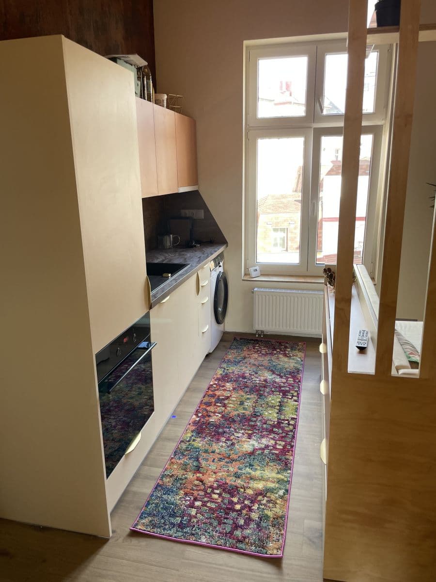 Pronájem bytu 35 m², Svahová, Karlovy Vary, Karlovarský kraj Pronájem bytu 35 m², Svahová, Karlovy Vary, Karlovarský kraj