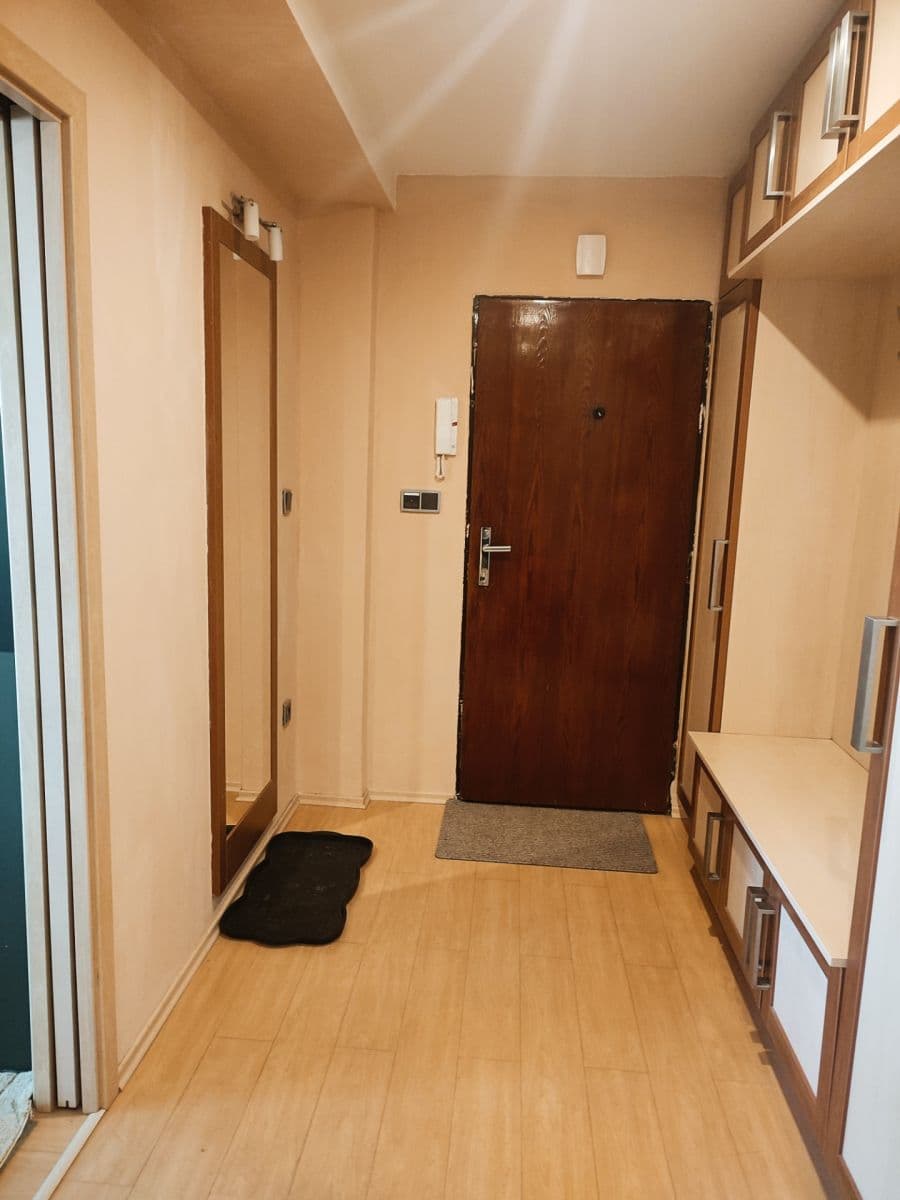 Pronájem bytu 2+kk 56 m², Tyršovo náměstí, Chrudim, Pardubický kraj Pronájem bytu 2+kk 56 m², Tyršovo náměstí, Chrudim, Pardubický kraj