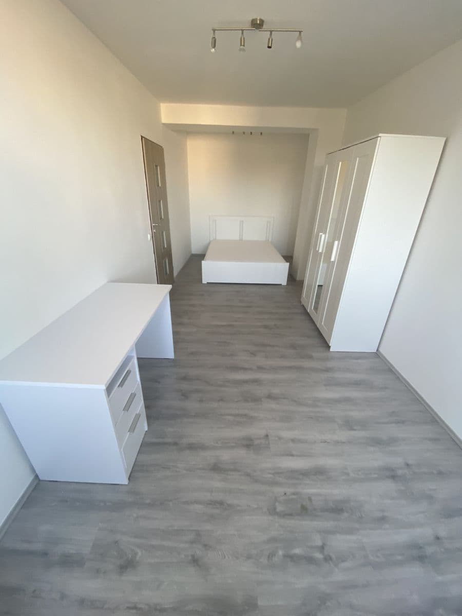 Pronájem bytu 5+1 115 m², Jižní Ⅱ, Praha, Praha Pronájem bytu 5+1 115 m², Jižní Ⅱ, Praha, Praha