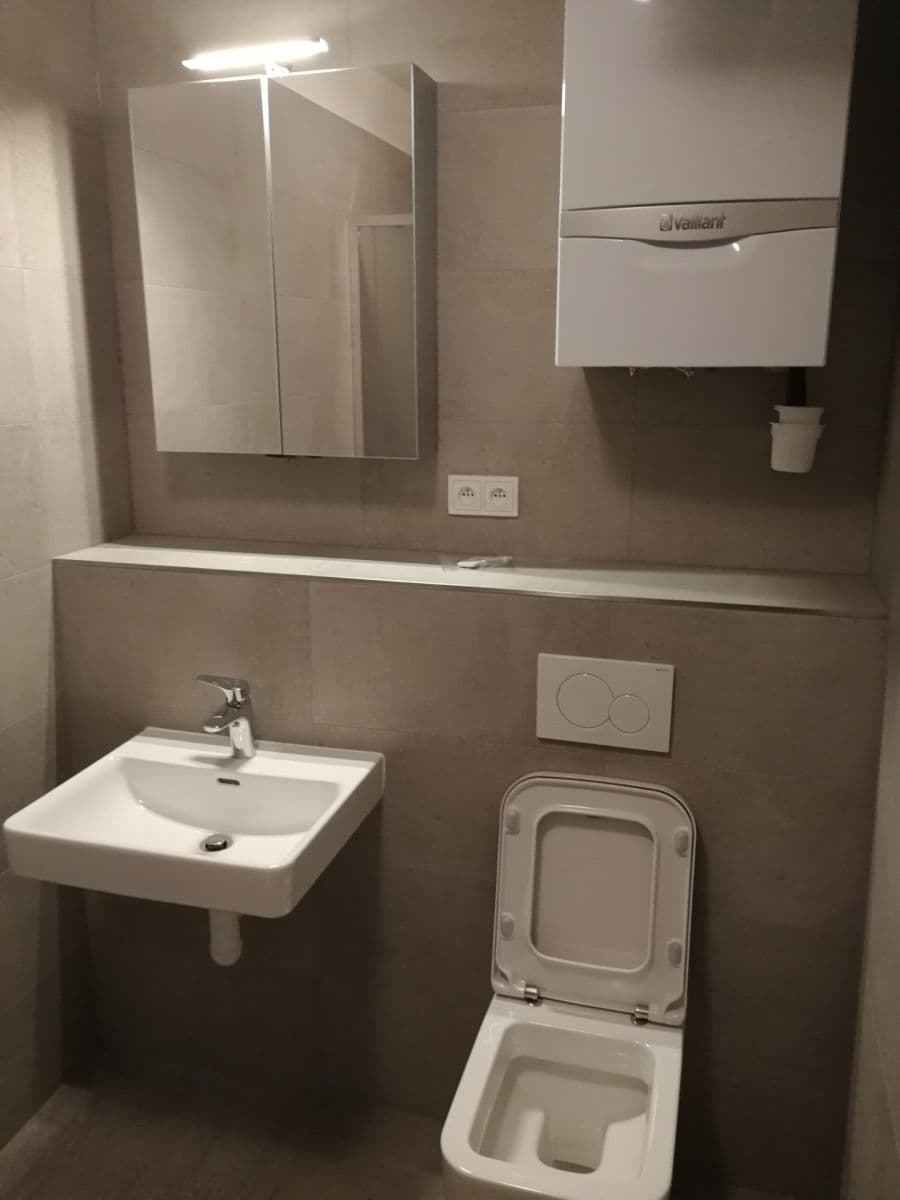 Pronájem bytu 1+kk 45 m², Košická, Praha, Praha Pronájem bytu 1+kk 45 m², Košická, Praha, Praha