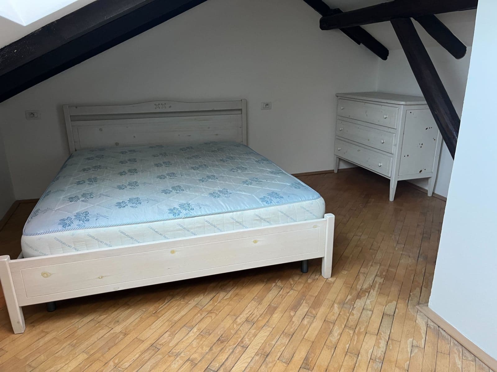 Pronájem bytu 2+kk 50 m², Jana Zajíce, Praha, Praha Pronájem bytu 2+kk 50 m², Jana Zajíce, Praha, Praha