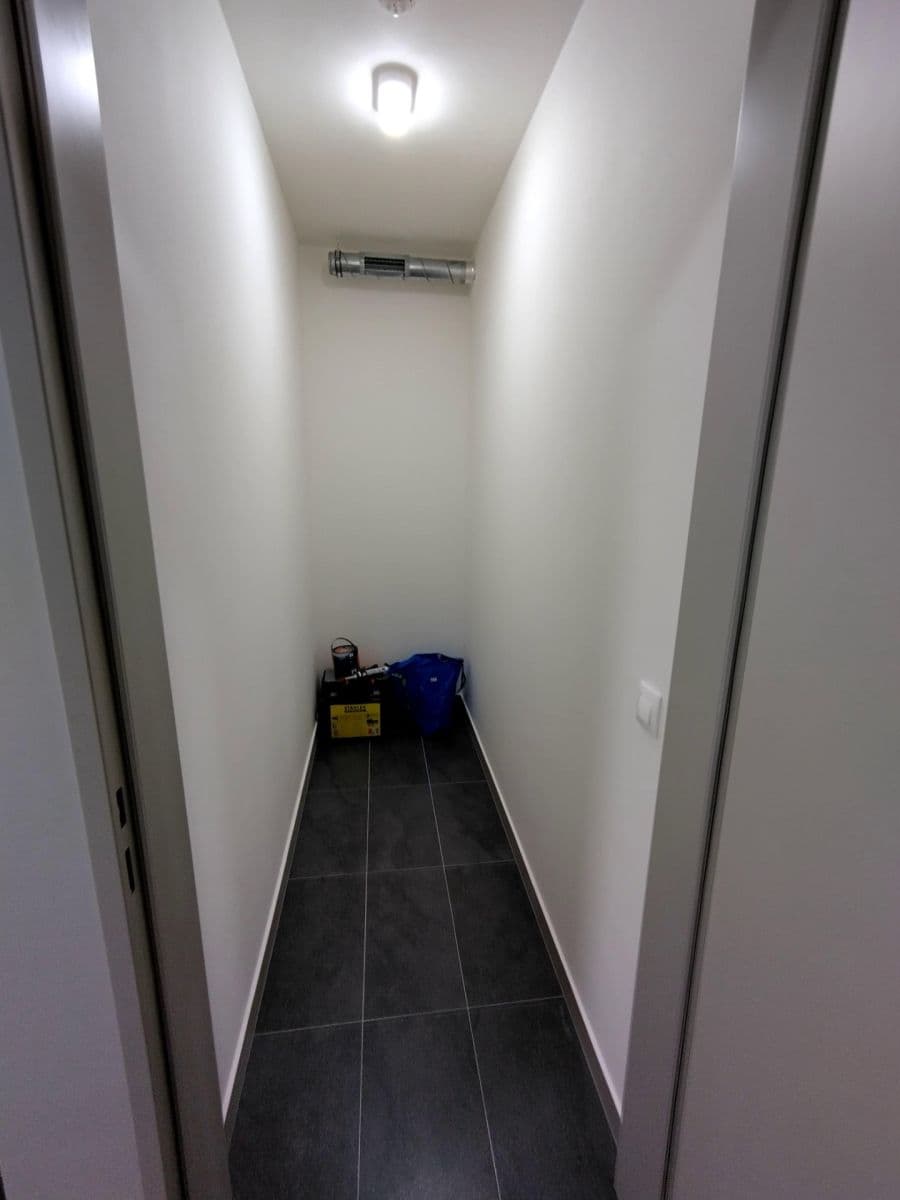 Pronájem bytu 1+kk 48 m², Vrátnická, Praha, Praha Pronájem bytu 1+kk 48 m², Vrátnická, Praha, Praha