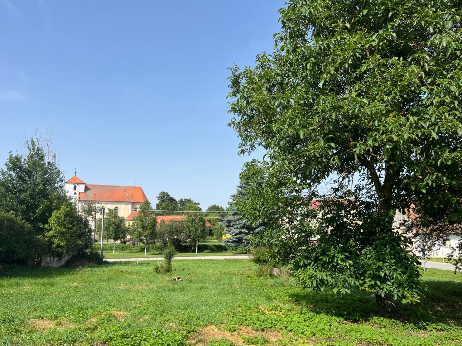 Prodej pozemku 1.114 m², Dešná, Jihočeský kraj Prodej pozemku 1.114 m², Dešná, Jihočeský kraj