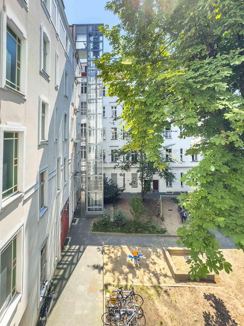 Prodej bytu 2+1 33 m², Hermannstraße 56, Berlin, Berlín Prodej bytu 2+1 33 m², Hermannstraße 56, Berlin, Berlín