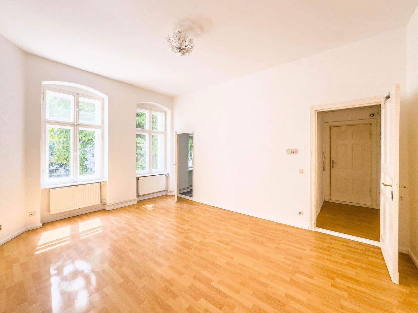 Prodej bytu 2+1 33 m², Hermannstraße 56, Berlin, Berlín Prodej bytu 2+1 33 m², Hermannstraße 56, Berlin, Berlín