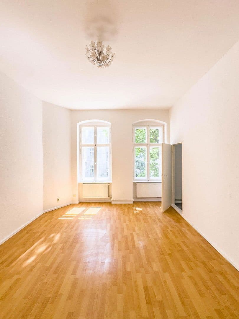 Prodej bytu 2+1 33 m², Hermannstraße 56, Berlin, Berlín Prodej bytu 2+1 33 m², Hermannstraße 56, Berlin, Berlín