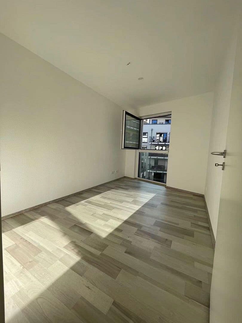 Prodej bytu 3+1 74 m², Europa-Allee 145, Frankfurt am Main, Hessen Prodej bytu 3+1 74 m², Europa-Allee 145, Frankfurt am Main, Hessen