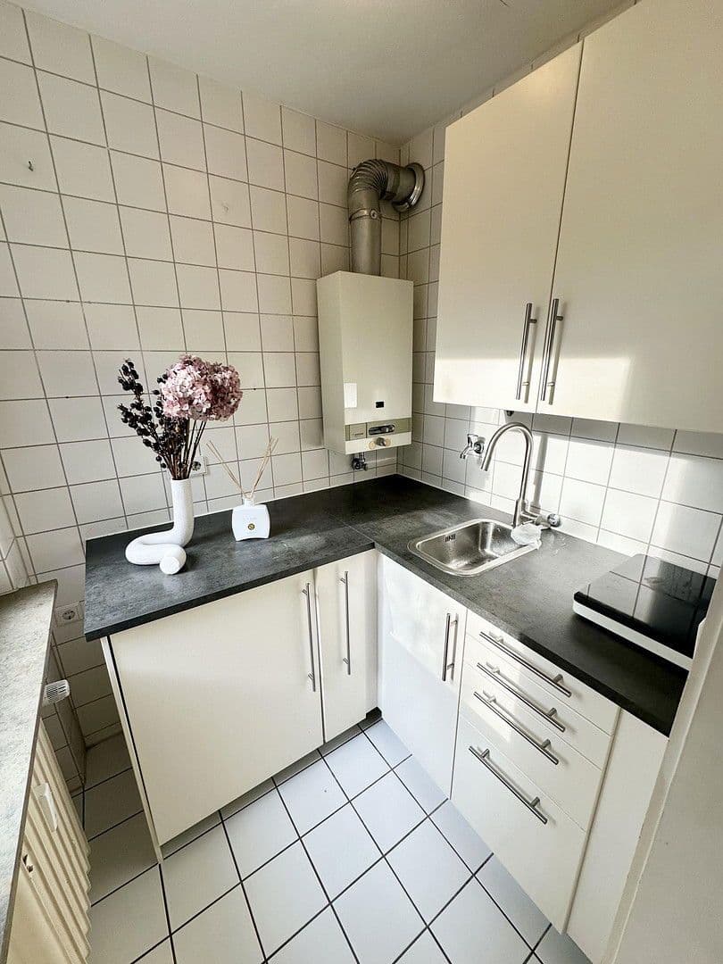 Pronájem bytu 1+kk 33 m², Stuttgart, Bádensko-Württembersko Pronájem bytu 1+kk 33 m², Stuttgart, Bádensko-Württembersko