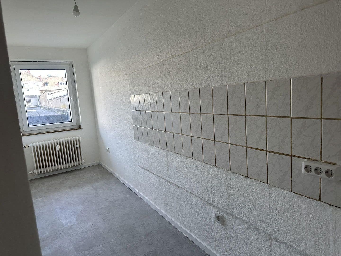 Pronájem bytu 2+1 48 m², Albertstr. 109, Düsseldorf, Severní Porýní-Vestfálsko Pronájem bytu 2+1 48 m², Albertstr. 109, Düsseldorf, Severní Porýní-Vestfálsko