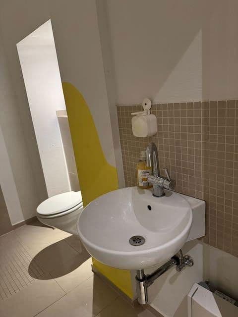 Prodej bytu 2+1 66 m², Düsseldorf, Severní Porýní-Vestfálsko Prodej bytu 2+1 66 m², Düsseldorf, Severní Porýní-Vestfálsko