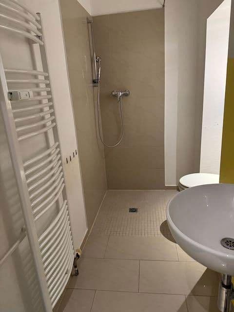 Prodej bytu 2+1 66 m², Düsseldorf, Severní Porýní-Vestfálsko Prodej bytu 2+1 66 m², Düsseldorf, Severní Porýní-Vestfálsko