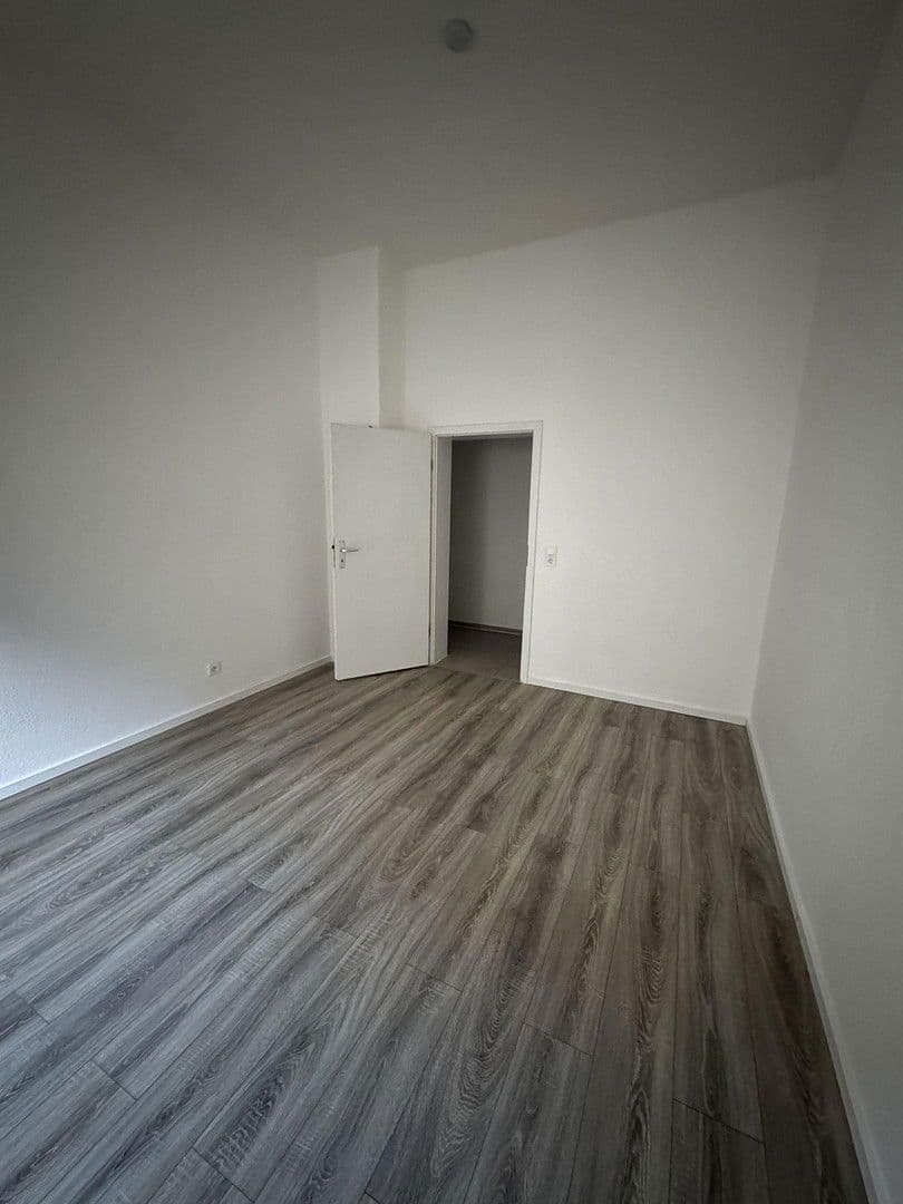 Pronájem bytu 3+1 60 m², Riedfeldstraße 87, Mannheim, Bádensko-Württembersko Pronájem bytu 3+1 60 m², Riedfeldstraße 87, Mannheim, Bádensko-Württembersko