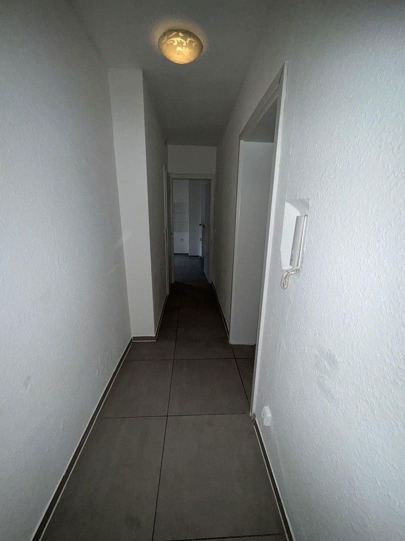 Pronájem bytu 3+1 60 m², Riedfeldstraße 87, Mannheim, Bádensko-Württembersko Pronájem bytu 3+1 60 m², Riedfeldstraße 87, Mannheim, Bádensko-Württembersko