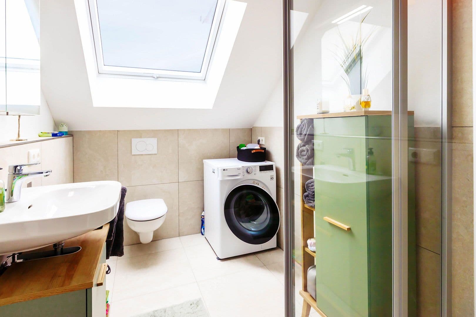 Pronájem bytu 3+1 81 m², St.-Moritz-Str. 2, Buchloe, Bavorsko Pronájem bytu 3+1 81 m², St.-Moritz-Str. 2, Buchloe, Bavorsko