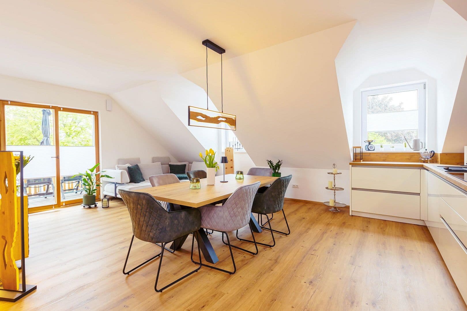 Pronájem bytu 3+1 81 m², St.-Moritz-Str. 2, Buchloe, Bavorsko Pronájem bytu 3+1 81 m², St.-Moritz-Str. 2, Buchloe, Bavorsko