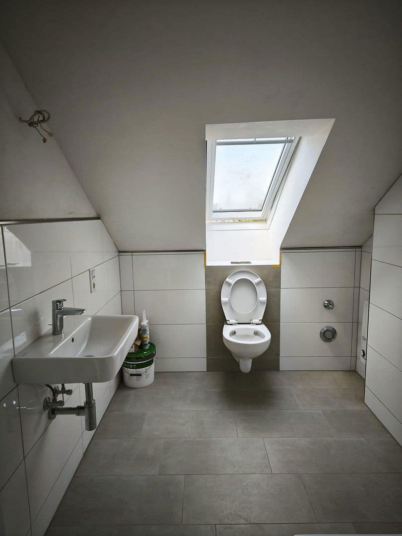 Pronájem bytu 2+1 55 m², Alemannenstraße 40, Neuss, Severní Porýní-Vestfálsko Pronájem bytu 2+1 55 m², Alemannenstraße 40, Neuss, Severní Porýní-Vestfálsko