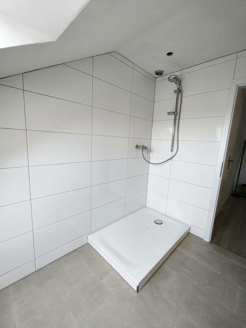 Pronájem bytu 2+1 55 m², Alemannenstraße 40, Neuss, Severní Porýní-Vestfálsko Pronájem bytu 2+1 55 m², Alemannenstraße 40, Neuss, Severní Porýní-Vestfálsko