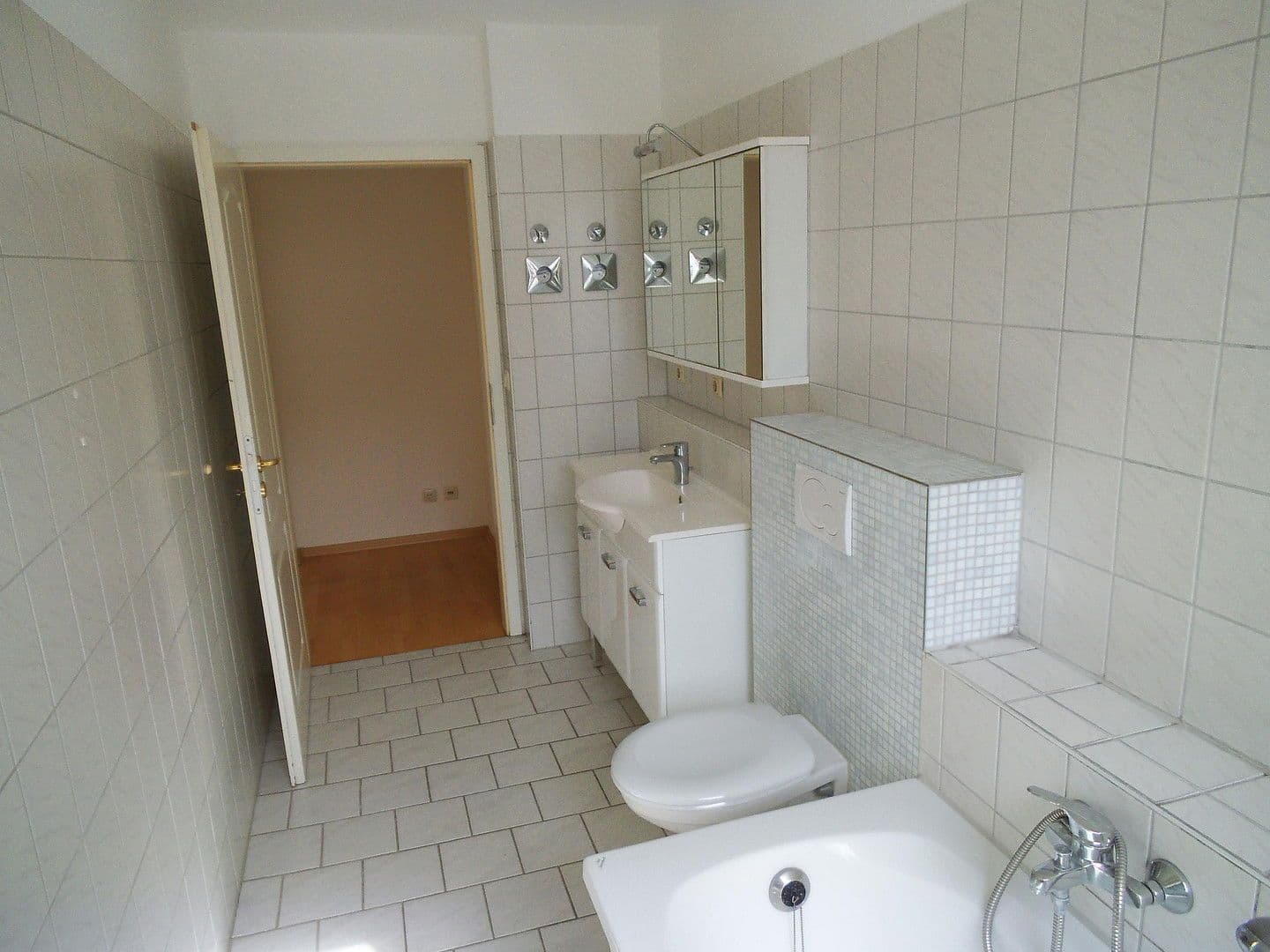 Pronájem bytu 4+1 82 m², Sadowastr. 2, Lübeck, Šlesvicko-Holštýnsko Pronájem bytu 4+1 82 m², Sadowastr. 2, Lübeck, Šlesvicko-Holštýnsko