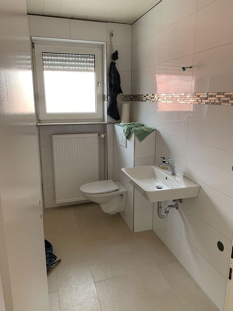 Pronájem bytu 3+1 88 m², Grubenweg 2, Zellingen, Bavorsko Pronájem bytu 3+1 88 m², Grubenweg 2, Zellingen, Bavorsko