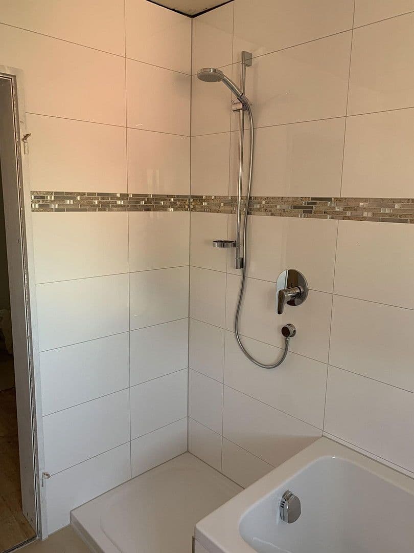 Pronájem bytu 3+1 88 m², Grubenweg 2, Zellingen, Bavorsko Pronájem bytu 3+1 88 m², Grubenweg 2, Zellingen, Bavorsko